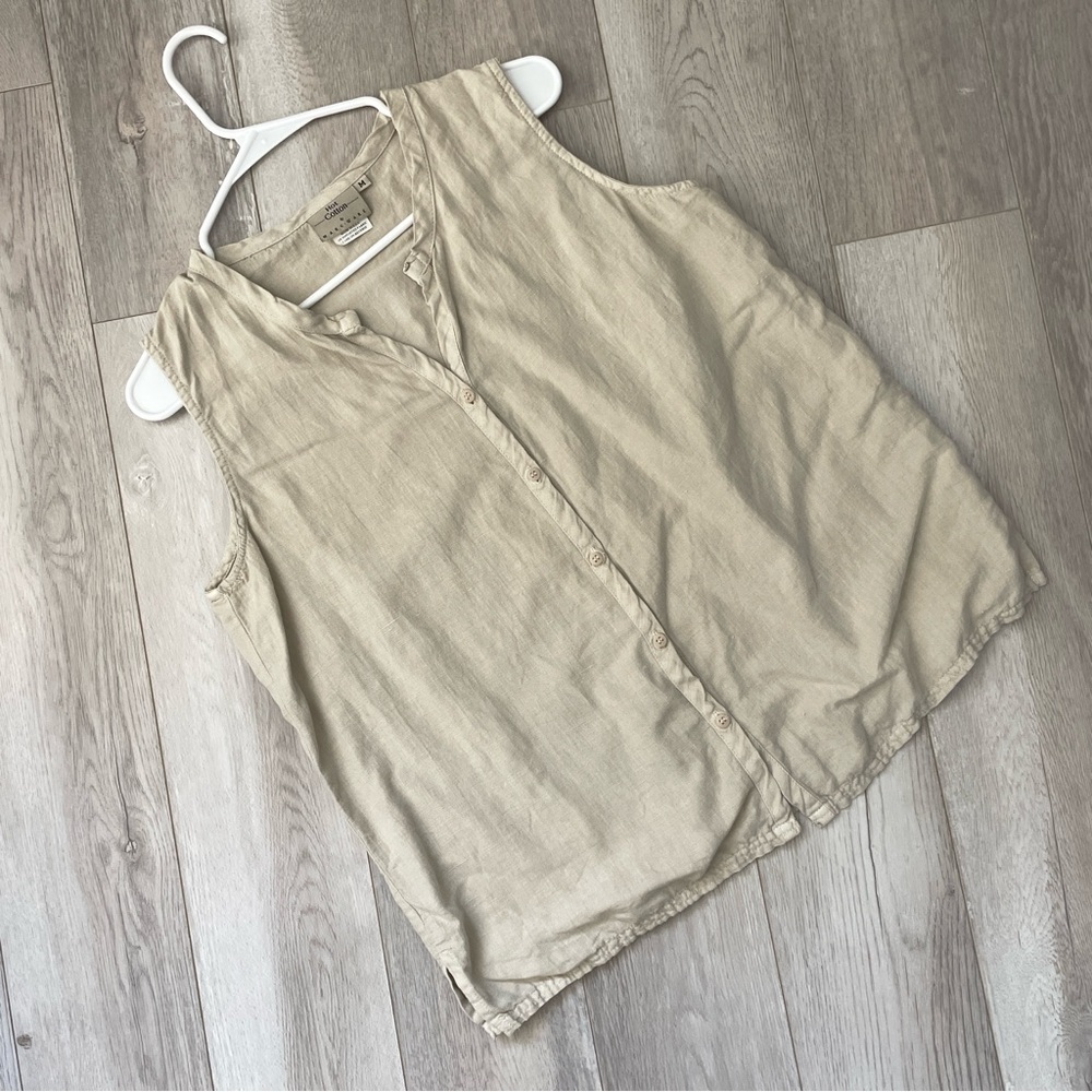 Hot Cotton Sleeveless Button-Down Top in Light Beige
